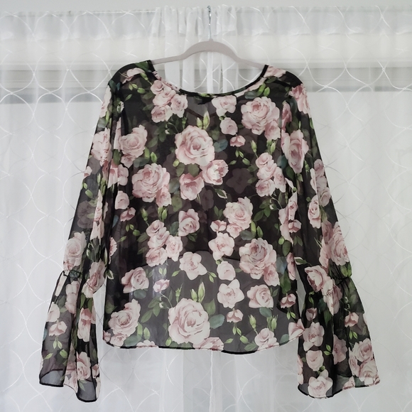 Bell Sleeve Floral Top - Picture 3 of 6